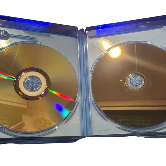 🎬 7 MOVIES/$50 – The Hateful Eight Blu-ray – Tarantino Classic - Picture 4 of 4